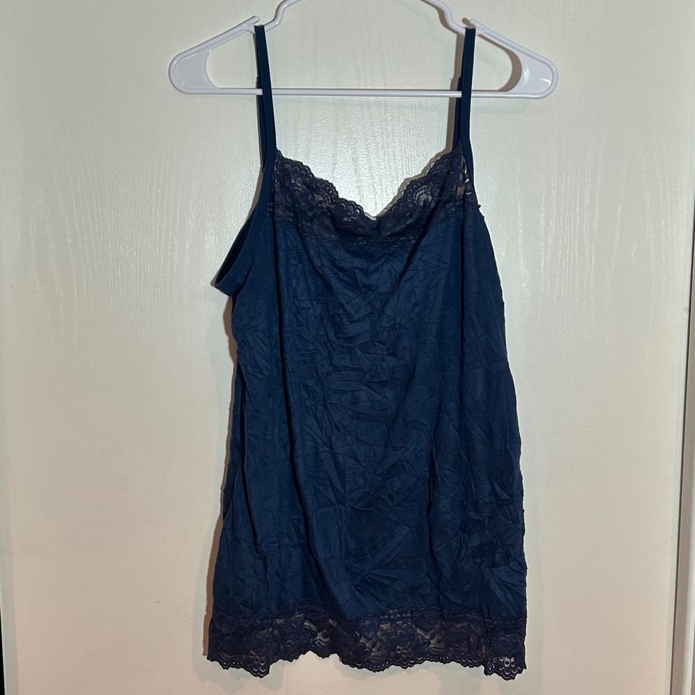 Maurices Navy Blue Lace Trim Crinkle Camisole Tankβ Top Adjustable Straps Size 1